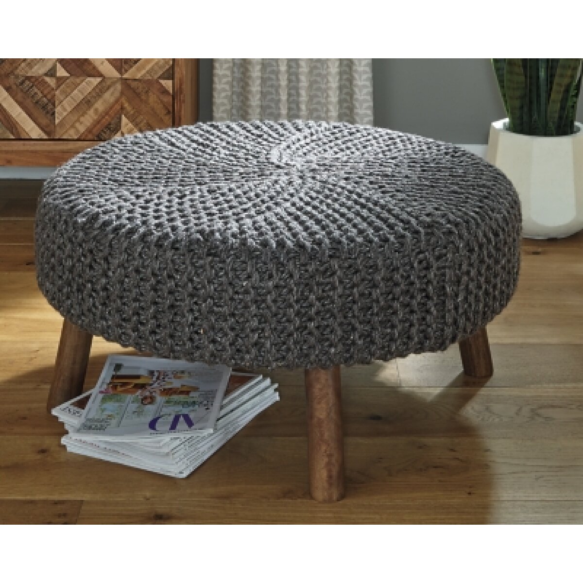 Jassmyn Oversized Accent Ottoman Ottomans & Poufs Ashley Furniture 13